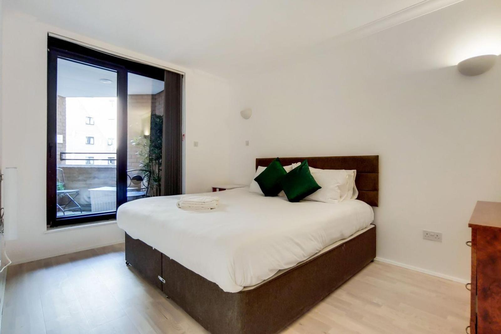 South Kensington - Point West Residences London Eksteriør billede